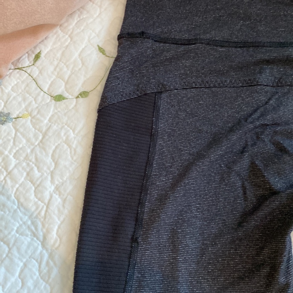 Lululemon mid rise leggings - Picture 4 of 6